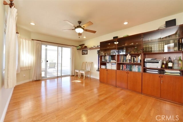 Building Photo - 1095 Sunset Bluff Rd