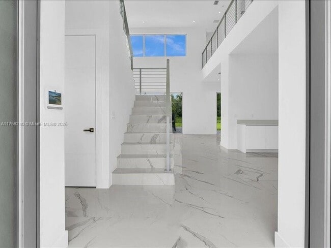Building Photo - 16644 Botaniko Dr N
