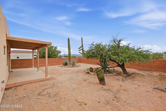 Building Photo - 1342 W Hopbush Way