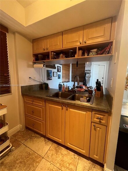 Building Photo - 15549 Miami Lakeway N
