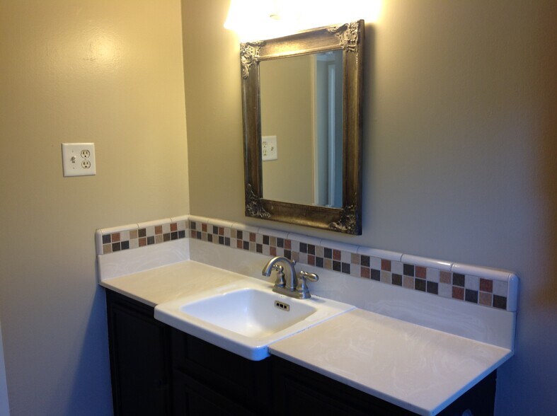 Building Photo - 16061 Placid Dr