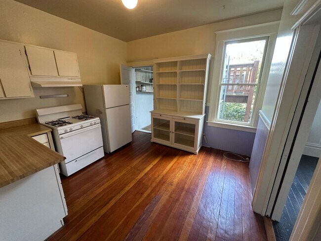 Building Photo - 2728-2730-2730 Sutter St