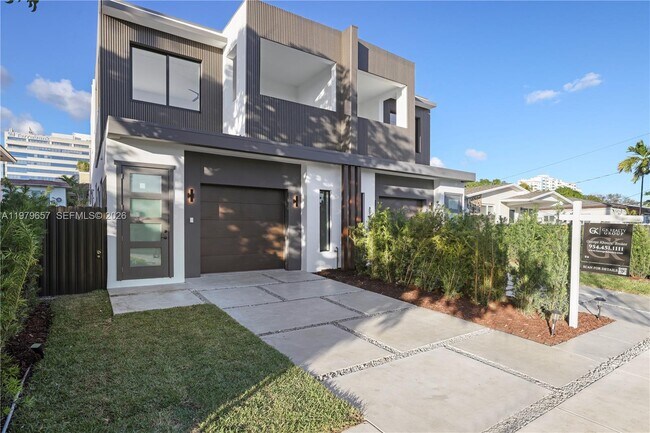 Building Photo - 3187 SW 23rd St