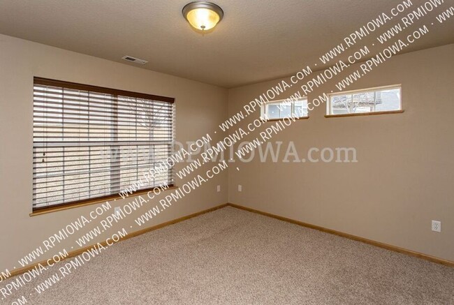 Building Photo - WAUKEE SCHOOLS!! 3 Bedroom, 2.5 Bath Townh...