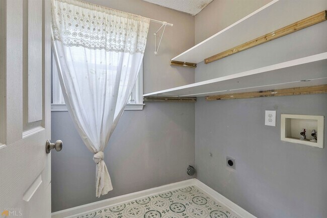 Building Photo - 100 Riverside Walk