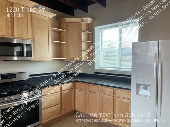 Building Photo - 1220 Third St-