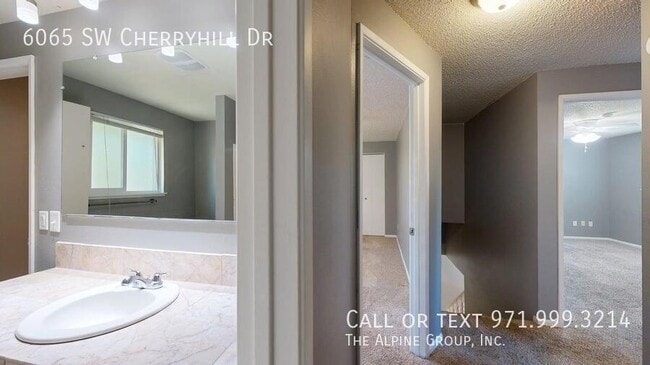 Building Photo - 6065 SW Cherryhill Dr