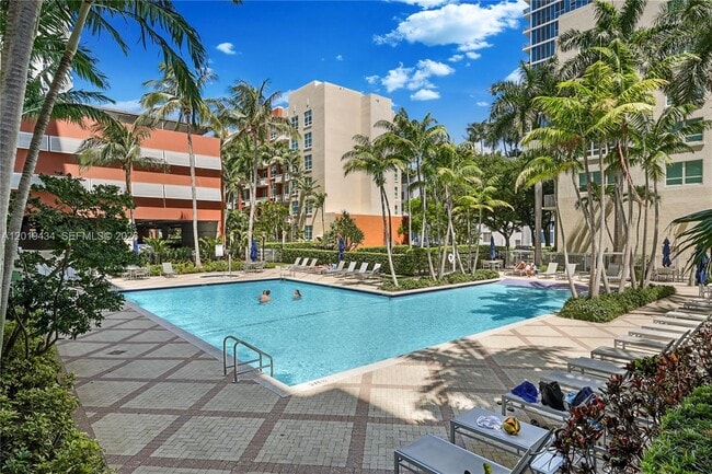 Building Photo - 2000 N Bayshore Dr