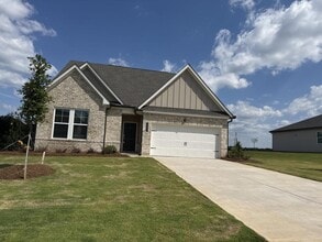 Building Photo - 205 Overton Dr