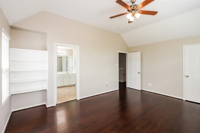 Building Photo - 15118 Sycamore Leaf Ln