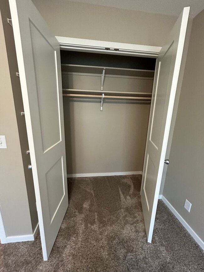 Building Photo - Papillion 3 Bedroom Townhome!