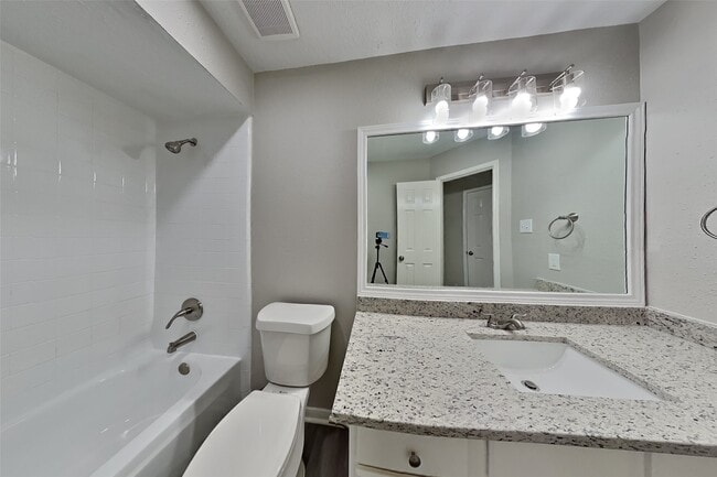 Building Photo - 10726 Perigrine Dr