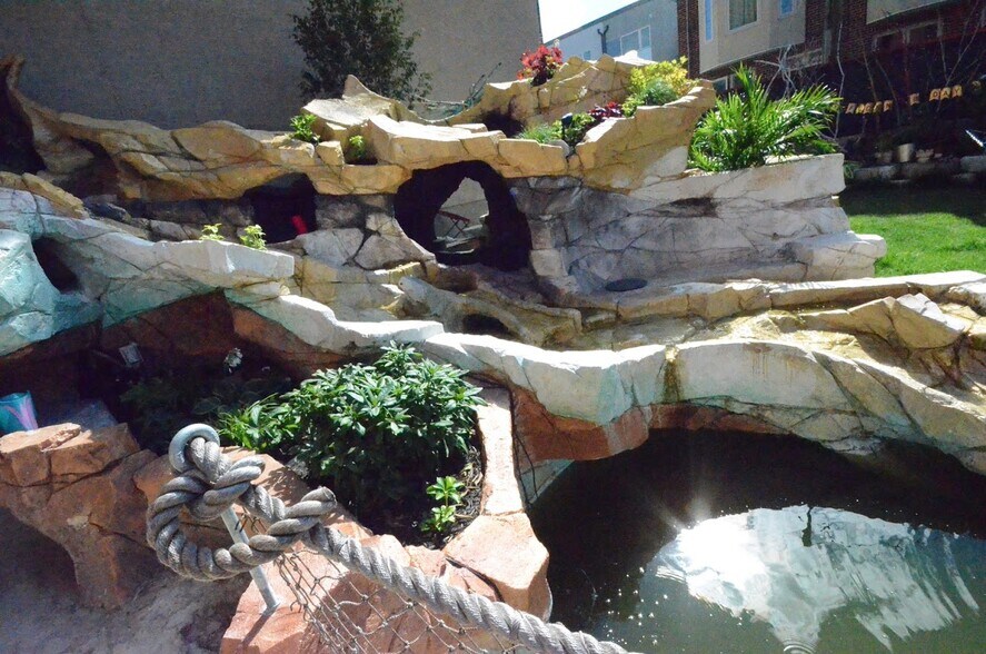 Building Photo - 1169 Hope St