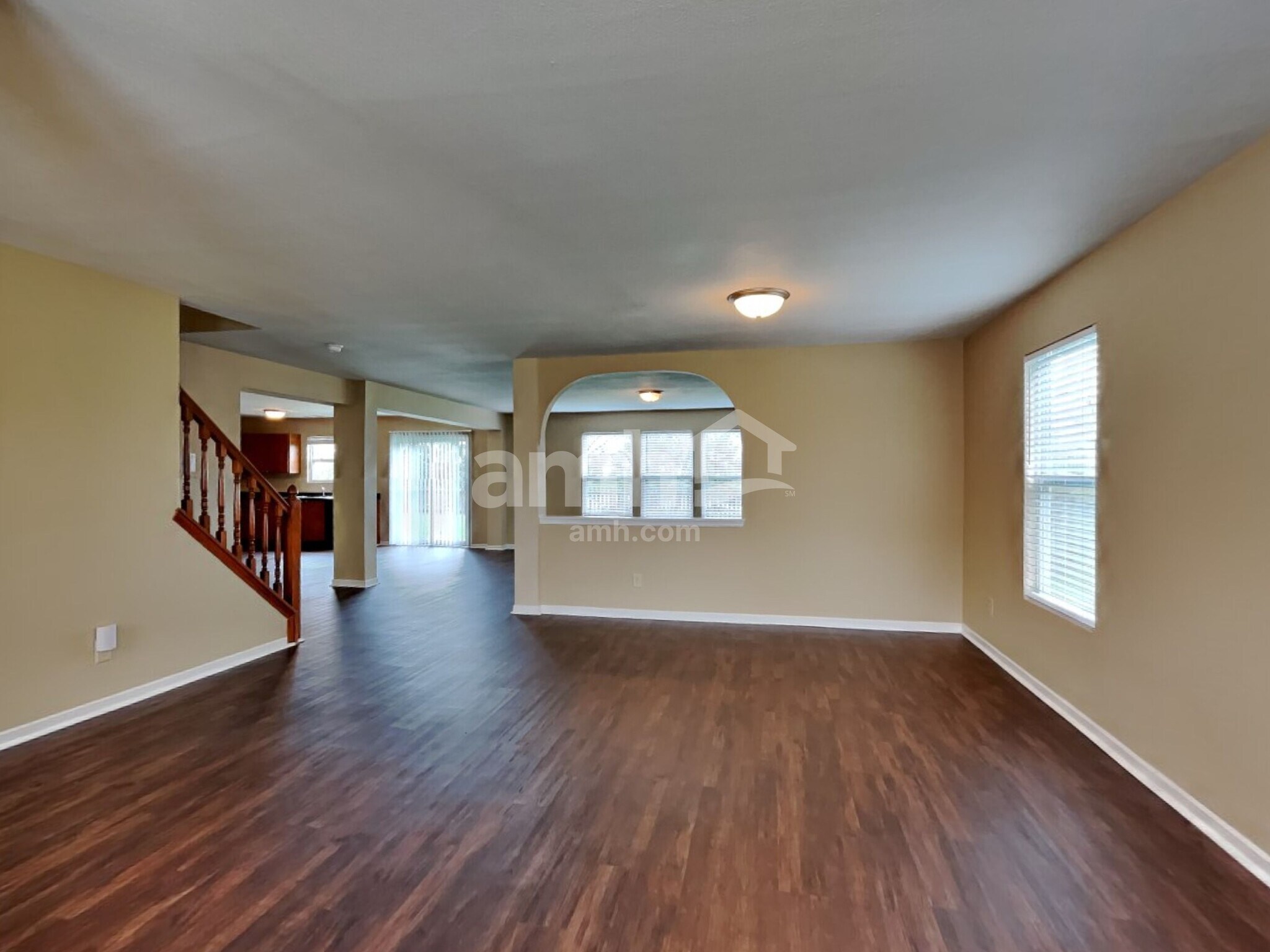Building Photo - 10522 McClain Dr