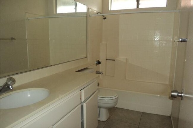 Building Photo - LIVE THE DREAM IN A PRIVATE HOA COMMUNITY ...