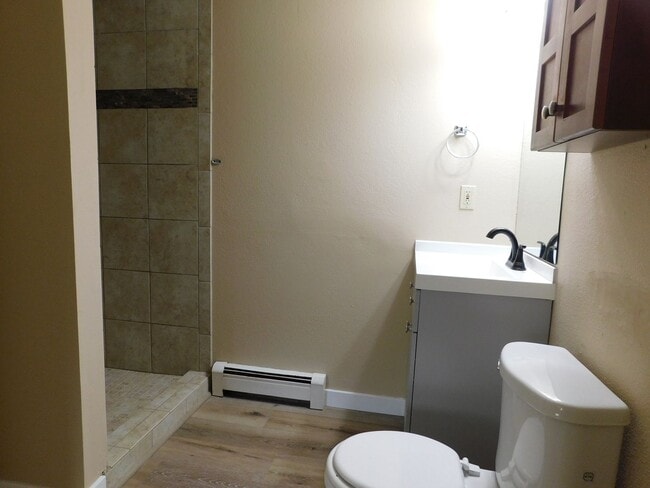 Building Photo - Tri-Level in Clifton COMING SOON!!!