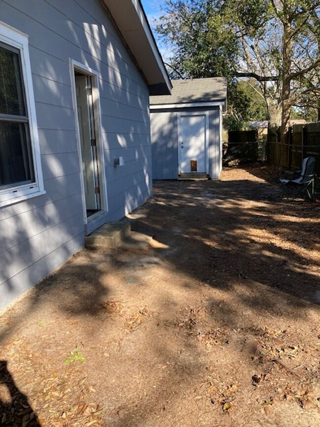 Building Photo - Fantastic Home in Gulfport