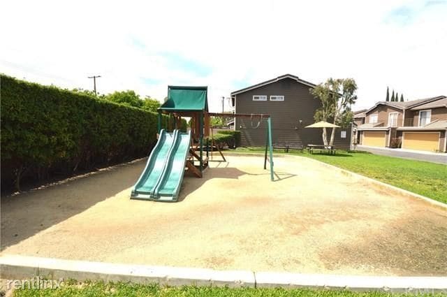 Building Photo - 3 br, 2 bath Condo - 755 N East St