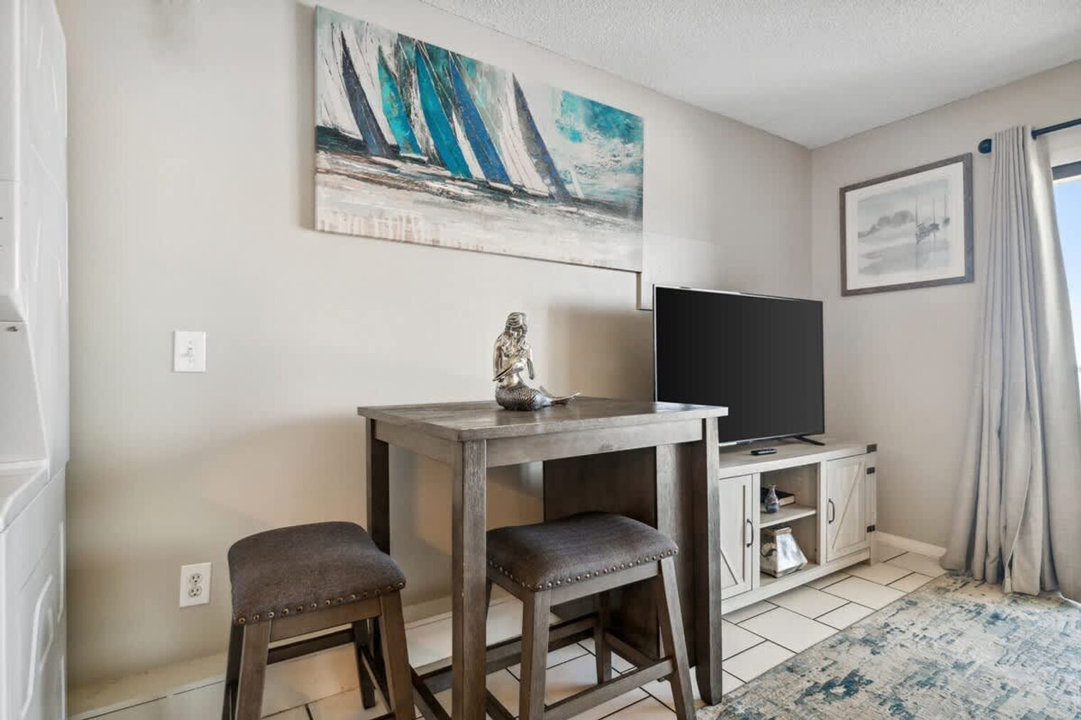 Building Photo - 8743 Thomas Dr