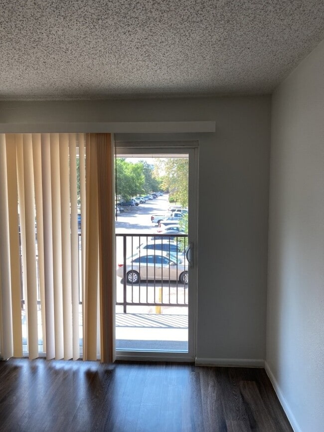 Building Photo - Charming 1BR/1BA in great location! Don't wait!