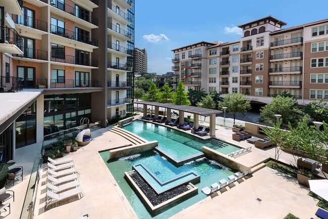 Building Photo - 101 Bowen St