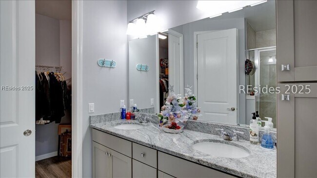 Building Photo - 231 Flip Flop Ct