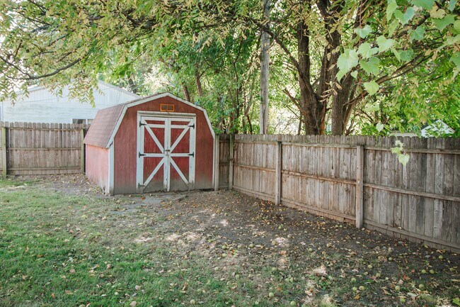 Building Photo - 3471 Jeannette Ave