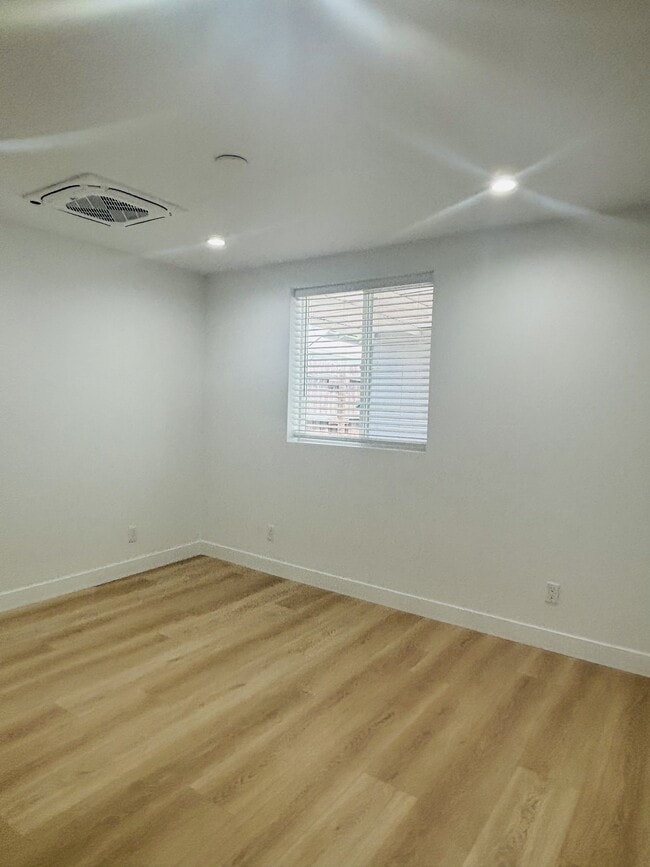 Building Photo - 1724 260th St
