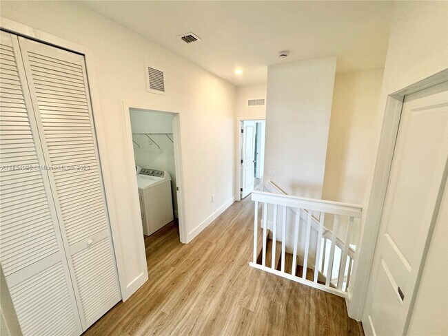 Building Photo - 34526 SW 191st Ave