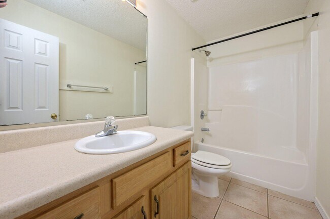 Building Photo - 416a Bear Rd