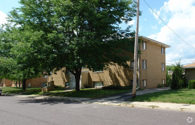 Building Photo - 2605 W Wardcliffe Dr