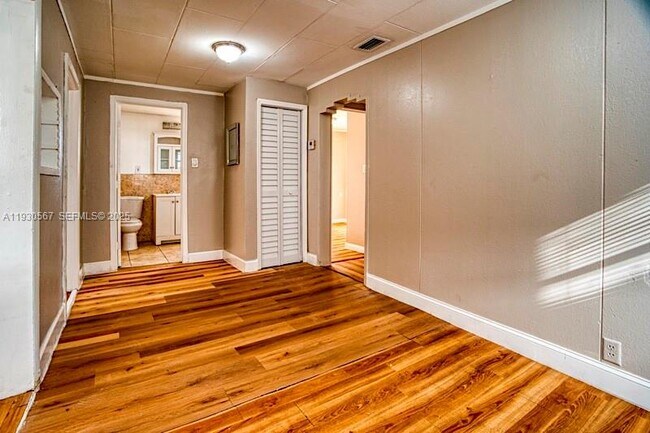 Building Photo - 3438 SW 2nd St