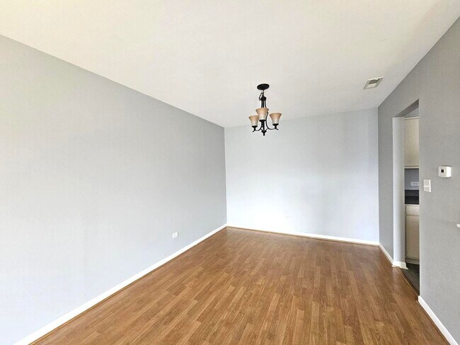 Building Photo - 1018 Castilian Ct