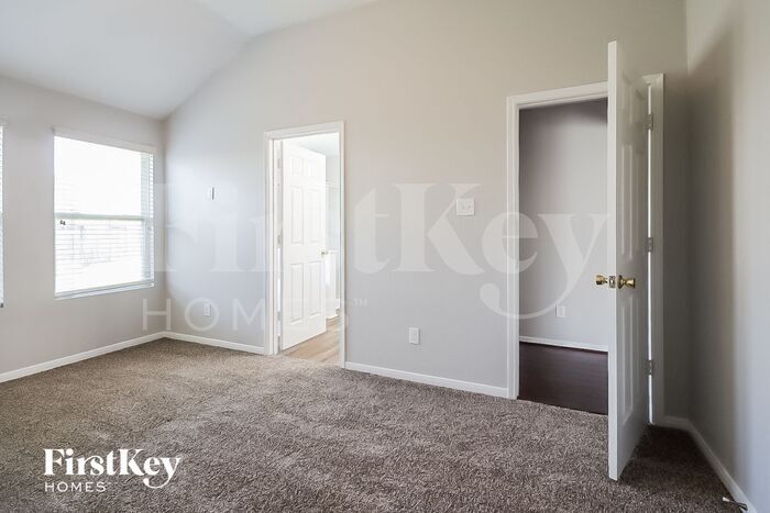 Building Photo - 9819 Barr Spring Dr