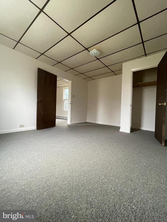 Building Photo - 452 W 1st St