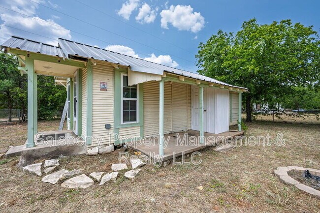 Building Photo - 304 Bryan St