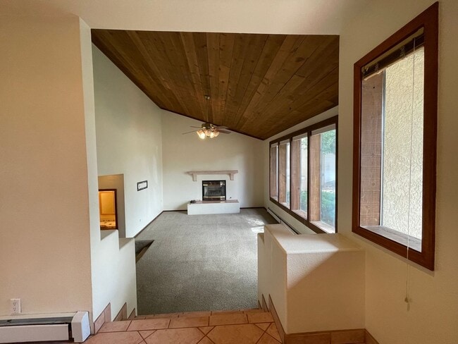 Building Photo - 2134 Candelero St