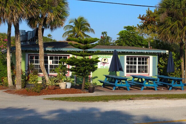 Building Photo - 1616 Ocean Dr