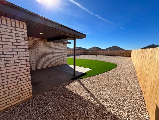 Building Photo - Brand new 3 bd/2 bth home in quiet neighborhood! Turf backyard with plants! All appliances! 10 mi...