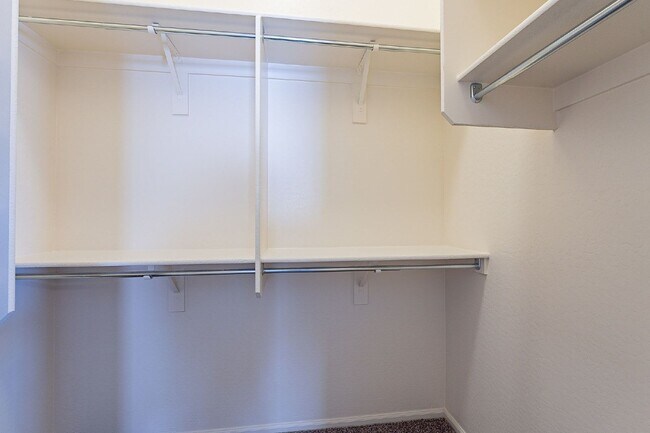 Building Photo - 5054 S 235th Dr