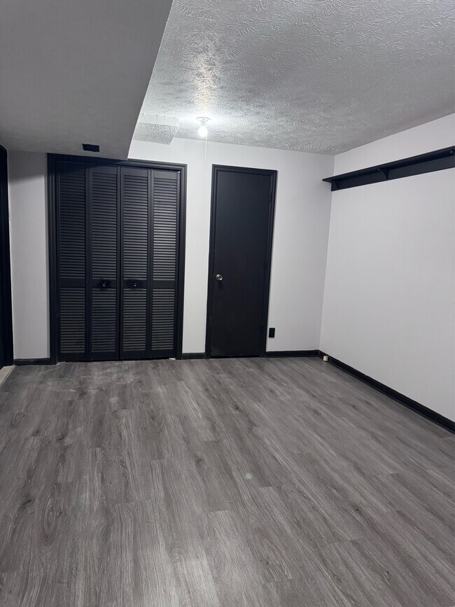 Building Photo - 12804 Olive St