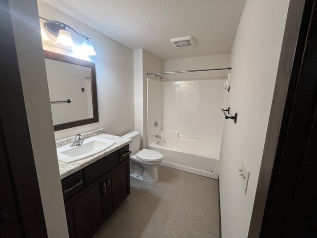 Building Photo - 4948 Waylon St