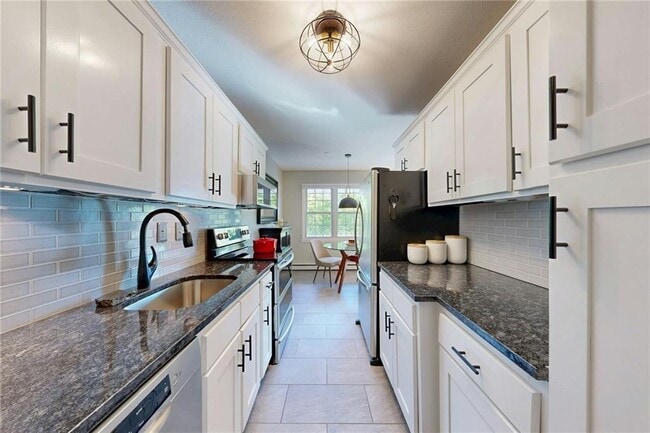 Building Photo - 43 Bullocks Point Ave