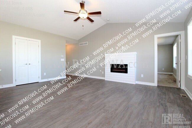 Building Photo - 1821 Southbridge Dr