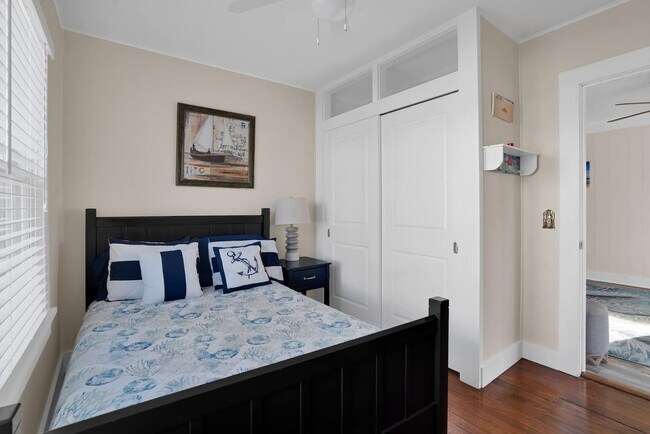 Building Photo - 415 Sound Ave