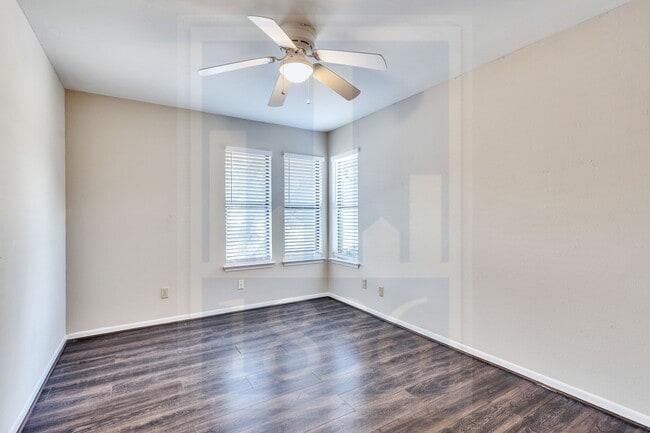 Building Photo - 7302 Waldon Dr