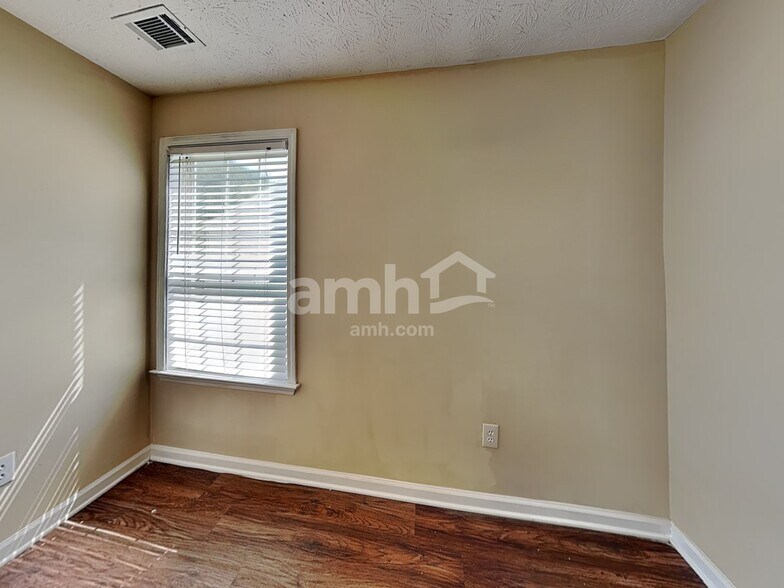 Building Photo - 1388 Glenover Way