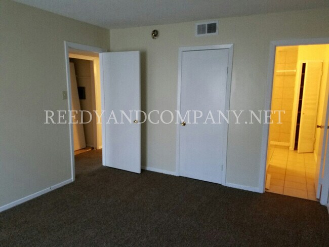 Building Photo - 2829 Sonora Dr