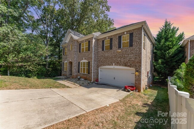 Building Photo - 139 Brackenbury Ln