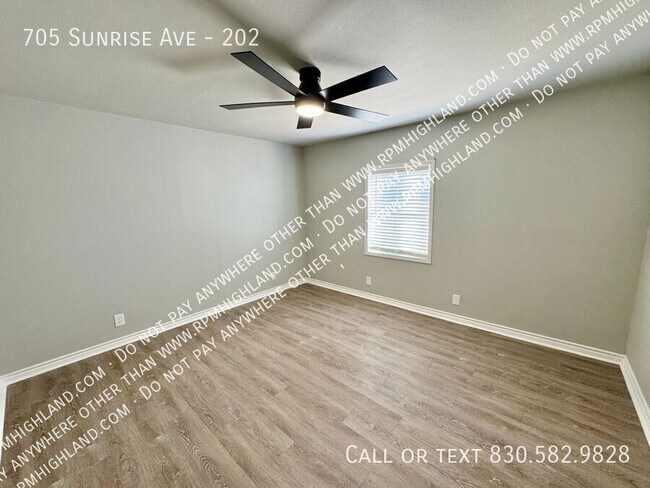 Building Photo - 705 Sunrise Ave